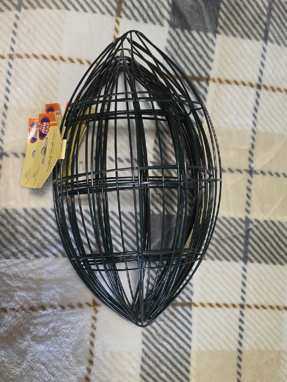 9 Pk Wire Football Wreath Forms